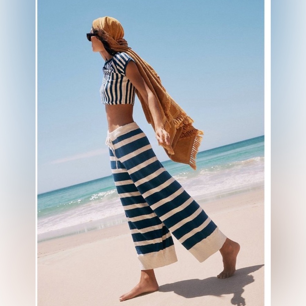 Free People Beach XS crop- SOLD OUT